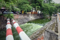 'Giải cứu' sông Tô Lịch bằng nước sông Hồng như thế nào?