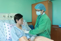 Người mẹ hiến quả thận không mắc bệnh để con sống khỏe hơn 