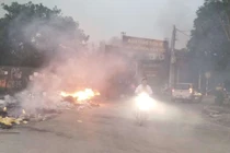 Mù mịt khói rác Định Công