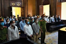 Các bị cáo tại phiên tòa.