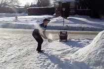 Hắt nước sôi lên trời cực lạnh đóng băng nhanh hơn nước lạnh