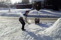 Hắt nước sôi lên trời cực lạnh đóng băng nhanh hơn nước lạnh