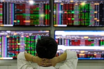 Bộ Tài chính yêu cầu làm rõ sự cố bảng điện HoSE