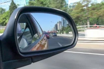 Cách khắc phục điểm mù trên ô tô, tài xế nào cũng cần biết