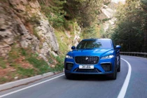 Jaguar F-PACE SVR thế hệ mới trình làng với nhiều cải tiến vượt bậc