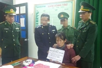 Phụ xe container giấu 1.400 viên ma túy trong áo khoác mang từ Lào về Việt Nam