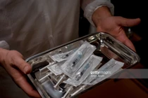 Anh cấp phép 3 loại văcxin, có khác biệt trong tiêm chủng?