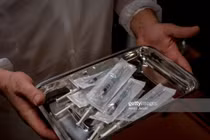 Anh cấp phép 3 loại văcxin, có khác biệt trong tiêm chủng?