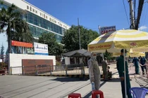 Loạt cơ sở y tế bị phong toả liên quan ổ dịch COVID-19 ở TPHCM