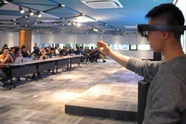 Sinh viên trải nghiệm công nghệ xe tự hành