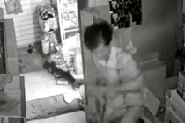 Chém vợ rồi treo cổ tự tử ở TPHCM