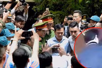 Cựu Viện phó Nguyễn Hữu Linh hầu tòa lần 2 vì dâm ô trẻ em