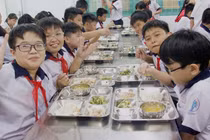 Chú ý năng lượng từng bữa ăn cho lứa tuổi học đường