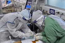 Cán bộ y tế tuyến đầu tử vong khi chống dịch có được công nhận là liệt sĩ?