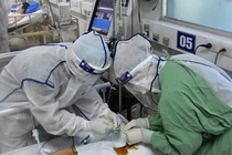 Cán bộ y tế tuyến đầu tử vong khi chống dịch có được công nhận là liệt sĩ?