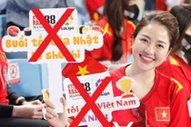 2 hot girl mượn cớ cổ vũ bóng đá để PR cho sàn cờ bạc, cá độ?