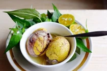 Mỗi ngày ăn 2 quả trứng vịt lộn 