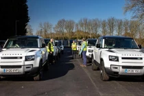 Hơn 160 xe Jaguar Land Rover được điều động đi chống dịch Covid-19, gồm cả New Defender