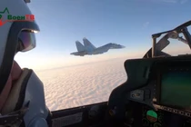 Video: Không quân Belarus diễn tập không chiến bắn đạn thật