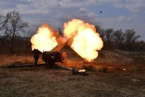 Quân đội Nga, dân quân Donbass tiến công chậm, tập trung phá hủy hạ tầng quân sự Ukraina