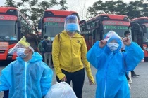 Người dân về quê được hỗ trợ xét nghiệm Covid-19, thực phẩm trên đường về quê.