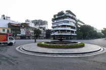 Chủ tịch Hà Nội: Thực hiện nghiêm giãn cách mới tách hết F0 trong cộng đồng