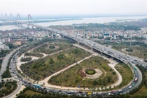 Hàng ngàn ôtô chôn chân tại cầu Nhật Tân ngày cuối kỳ nghỉ lễ