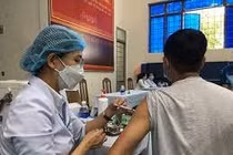 Lãnh đạo tỉnh sẽ phải chịu trách nhiệm nếu tiêm chậm văcxin COVID-19