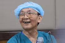 Bác sĩ Trần Đông A: 'Ca mổ tách hai bé rất khả quan'
