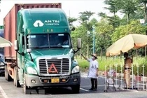 Hướng dẫn tạo luồng xanh cho lái xe vận tải hàng hóa. Ảnh minh họa: TTXVN