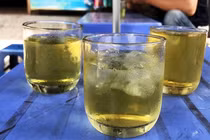 Uống nhiều trà có thể gây sỏi thận?