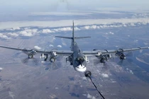 Video: Máy bay ném bom chiến lược Không quân Nga – Trung Quốc bay tuần tra chung 