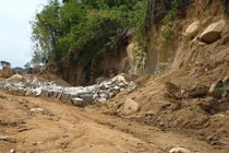 Cử tri TP Bà Rịa từng phản ánh việc khai thác đá, lấn chiếm rừng phòng hộ, chiếm đất công tại Khu di tích Hang Dơi (núi Dinh) đã được phản ảnh tại Kỳ họp thứ 4 của HĐND tỉnh Bà Rịa -Vũng Tàu. 