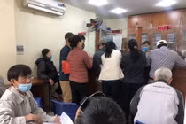 Người dân đổ xô đi làm giấy tờ đất đai