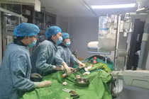 Tưởng đau bụng thông thường, người đàn ông 50 tuổi suýt chết vì lóc tách động mạch chủ phức tạp