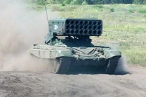 Video: Pháo phản lực nhiệt áp Nga tấn công quân đội Ukraina