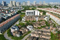 Cận cảnh hàng loạt khu biệt thự bỏ hoang nhiều năm ở ngoại thành Hà Nội