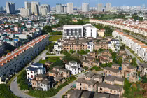 Cận cảnh hàng loạt khu biệt thự bỏ hoang nhiều năm ở ngoại thành Hà Nội