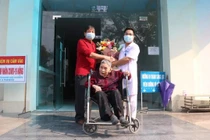 Cụ bà 100 tuổi suy hô hấp trên nền suy tim chiến thắng COVID-19