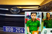 Hai công an “dỏm” bị bắt giữ khi đang đọc lệnh bắt người