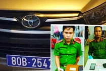 Hai công an “dỏm” bị bắt giữ khi đang đọc lệnh bắt người