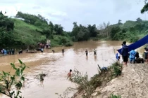 Tìm thấy thi thể người phụ nữ đi cắt cỏ trượt chân rơi xuống hồ