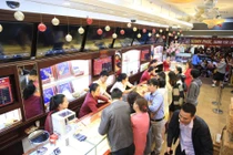 Vàng trong nước lao dốc mạnh, tỷ giá trung tâm liên tiếp tăng