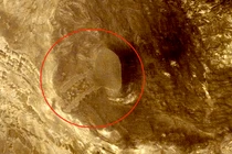 Bí ẩn cấu trúc hình muỗng kỳ lạ trên Hỏa tinh