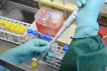 Hà Nội: Bổ sung hơn 3,5 tỷ đồng cho xét nghiệm Covid-19