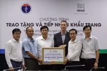 Bộ Y tế tiếp nhận 88.000 khẩu trang để phòng chống COVID-19