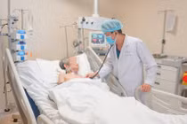 Cứu sống một bệnh nhân sốc nhiễm trùng, suy đa cơ quan sau thủng trực tràng