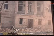 Video: Binh sĩ Nga giải cứu người bị thương ở Mariupol