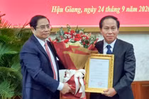 Trao quyết định chuẩn y Bí thư Tỉnh ủy Hậu Giang