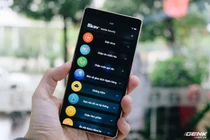 CEO Bkav Nguyễn Tử Quảng và nghệ sĩ Xuân Bắc livestream bán Bphone